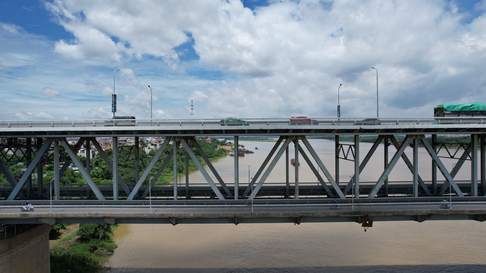 Hà Nội: Chiêm ngưỡng cầu Thăng Long bắc qua sông Hồng sau gần 40 năm hoạt động - Ảnh 7.