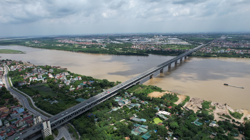 Hà Nội: Chiêm ngưỡng cầu Thăng Long bắc qua sông Hồng sau gần 40 năm hoạt động - Ảnh 6.