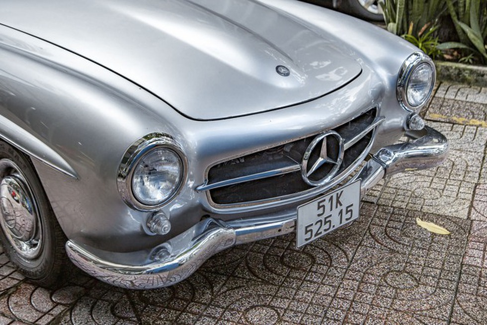 Bên trong Mercedes-Benz 190 SL của ông Đặng Lê Nguyên Vũ: Nhiều chi tiết được phục chế, có thiết bị chuyên đựng cà phê - Ảnh 2.