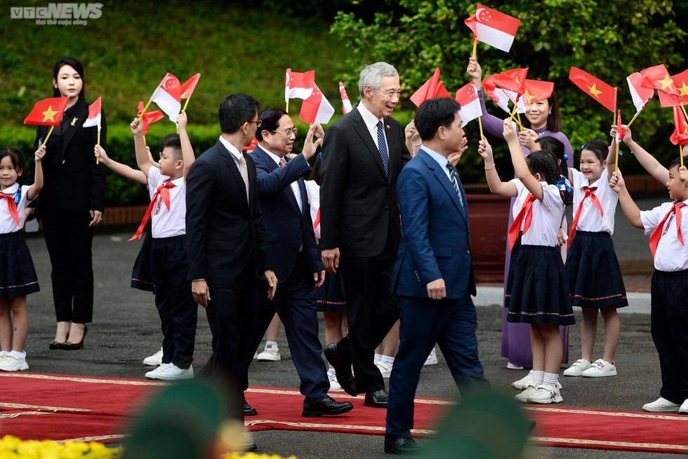 Lễ đón Thủ tướng Singapore Lý Hiển Long thăm chính thức Việt Nam - Ảnh 3.
