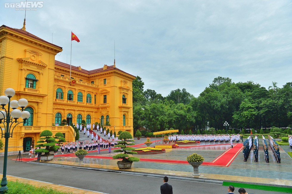 Lễ đón Thủ tướng Singapore Lý Hiển Long thăm chính thức Việt Nam - Ảnh 1.