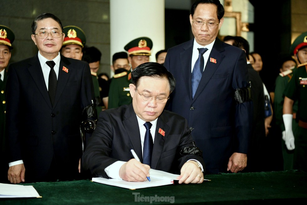 Lãnh đạo Đảng, Nhà nước, Quân ủy Trung ương - Bộ Quốc phòng viếng Thượng tướng Nguyễn Chí Vịnh - Ảnh 11.