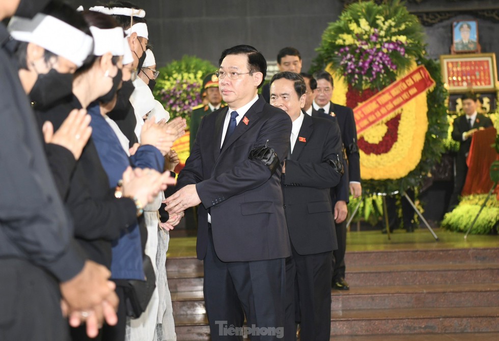 Lãnh đạo Đảng, Nhà nước, Quân ủy Trung ương - Bộ Quốc phòng viếng Thượng tướng Nguyễn Chí Vịnh - Ảnh 10.