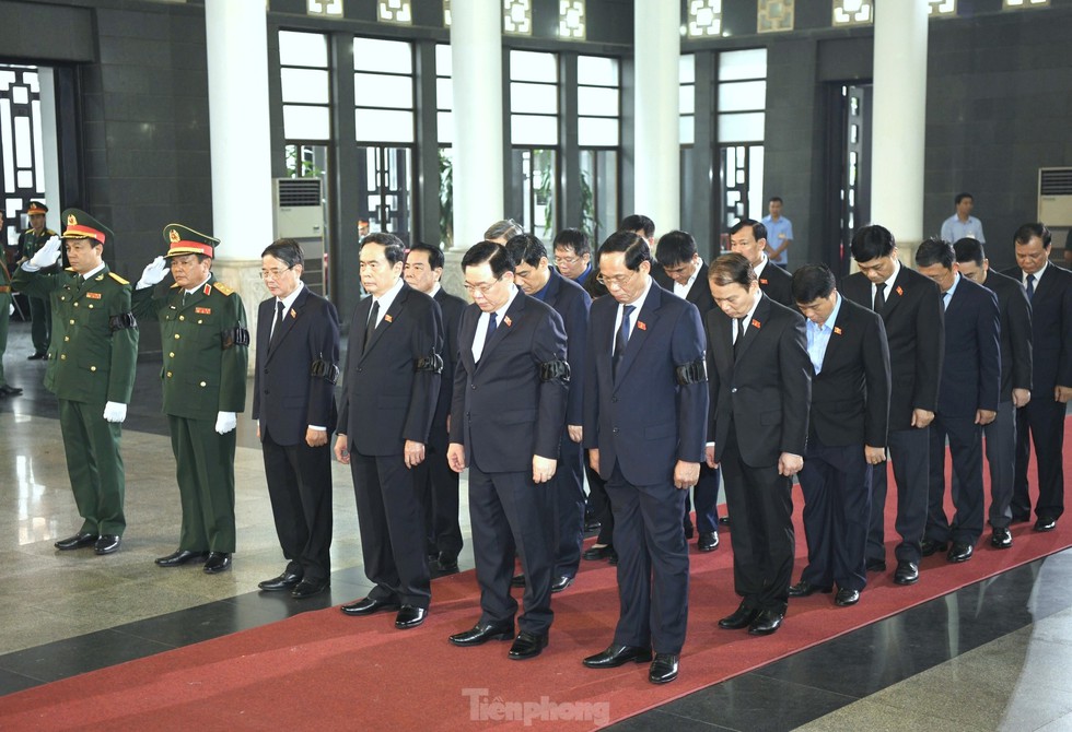 Lãnh đạo Đảng, Nhà nước, Quân ủy Trung ương - Bộ Quốc phòng viếng Thượng tướng Nguyễn Chí Vịnh - Ảnh 9.