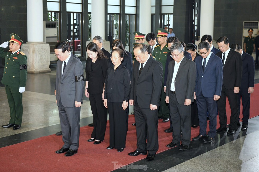 Lãnh đạo Đảng, Nhà nước, Quân ủy Trung ương - Bộ Quốc phòng viếng Thượng tướng Nguyễn Chí Vịnh - Ảnh 6.