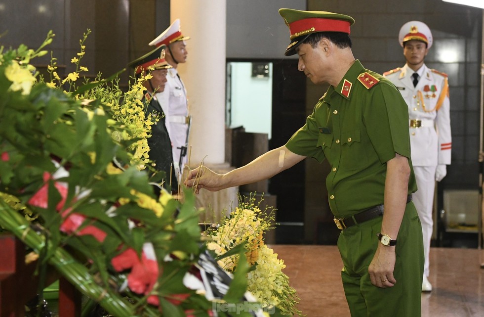 Lãnh đạo Đảng, Nhà nước, Quân ủy Trung ương - Bộ Quốc phòng viếng Thượng tướng Nguyễn Chí Vịnh - Ảnh 26.
