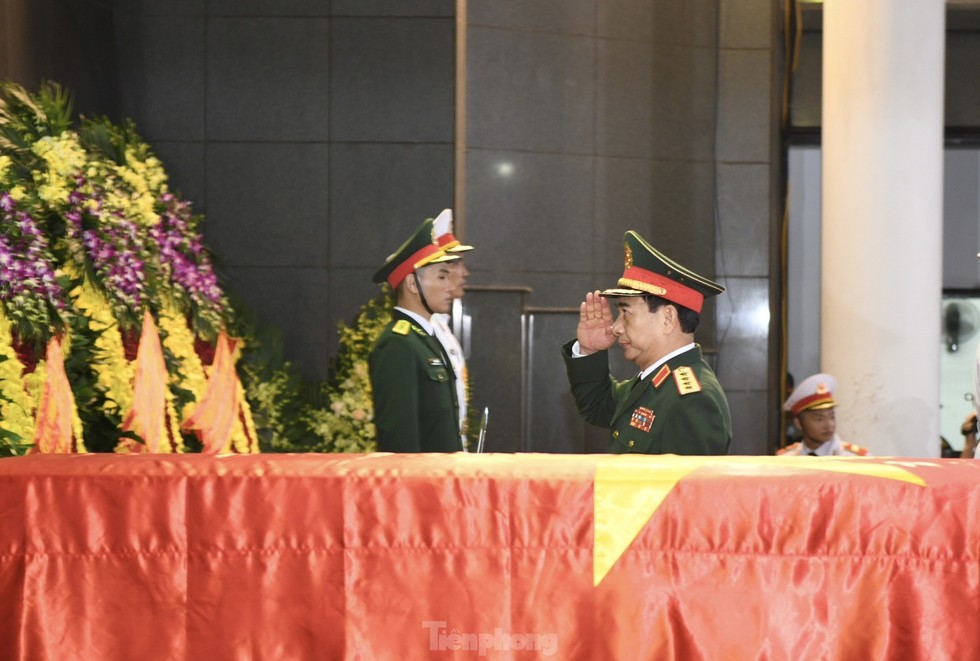 Lãnh đạo Đảng, Nhà nước, Quân ủy Trung ương - Bộ Quốc phòng viếng Thượng tướng Nguyễn Chí Vịnh - Ảnh 23.