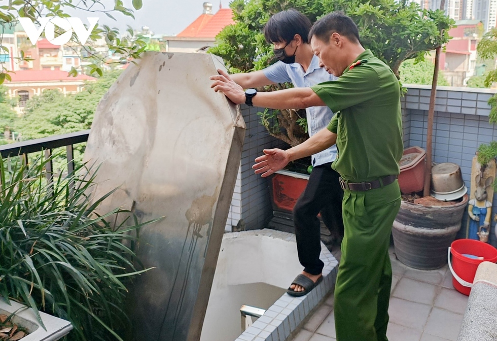 Công an Hà Nội rà soát hàng loạt chung cư mini, phòng trọ trên địa bàn - Ảnh 6.