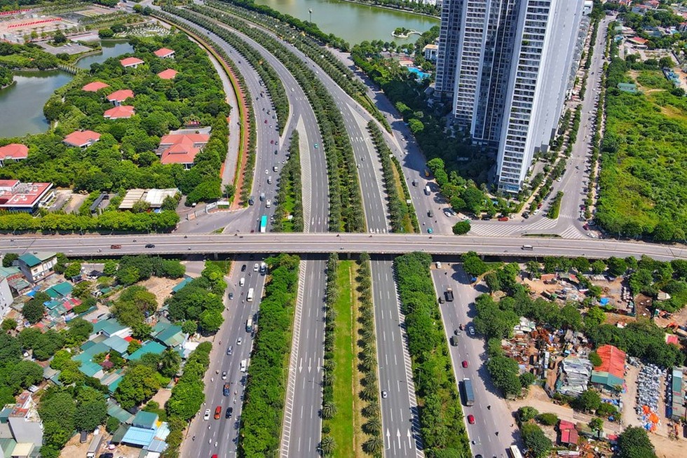 Đại lộ dài nhất Việt Nam sau 13 năm giờ thế nào? - Ảnh 8.
