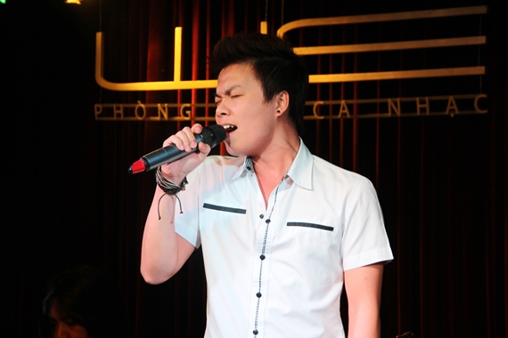 Đoan Trang tập hát với sắc mặt bơ phờ 10