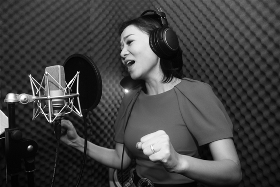 14 ca sĩ nổi tiếng tung MV “khủng” làm từ thiện 11