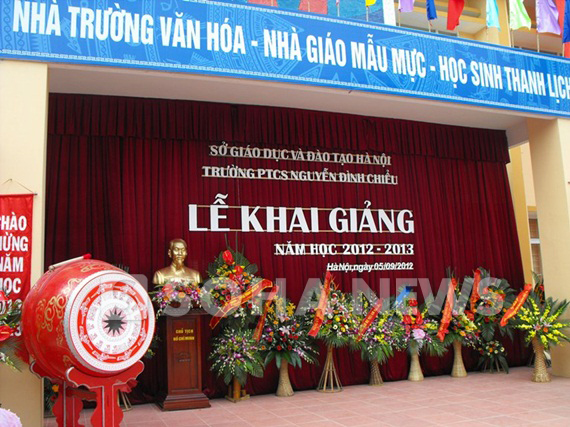 video-hoc-sinh-thu-do-tung-bung-khai-giang-nam-hoc-moi