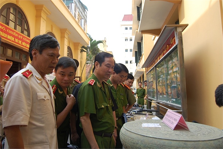 anh-kho-vu-khi-khung-cua-toi-pham-thu-do