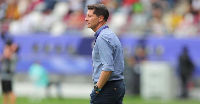 HLV tuyển Iraq dọa từ chức sau vụ bị nhà báo tấn công tại Asian Cup 2023