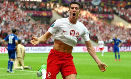 robert-lewandowski-va-giac-mo-premier-league