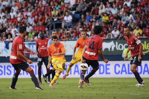 osasuna-12-barcelona-ban-linh-doi-bong-lon