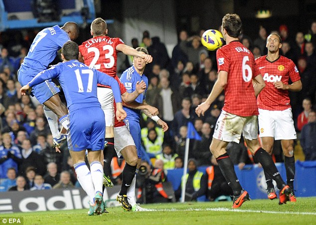 chelsea-23-man-utd-nhung-chiec-the-do-dien-ro-o-stamford-bridge