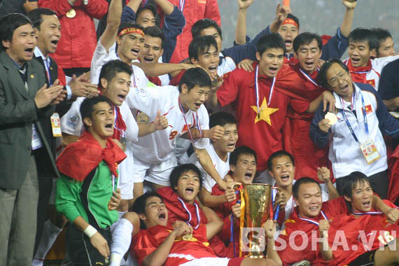 Công Vinh và những khoảnh khắc đáng nhớ tại AFF Cup 2008 5