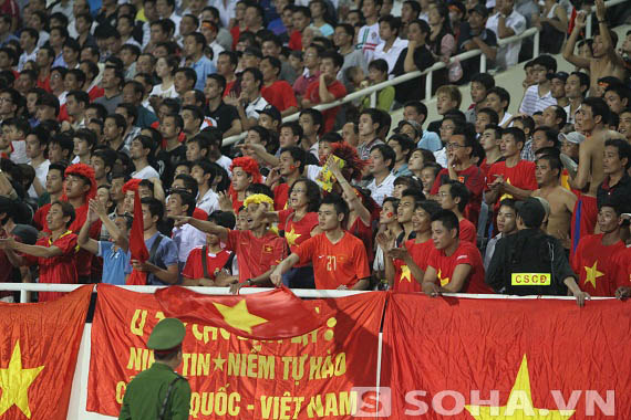 AFF Cup 2012 chính thức khởi tranh, không khí bóng đá vẫn “xịt” 2