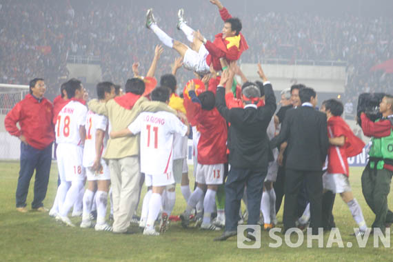 Công Vinh và những khoảnh khắc đáng nhớ tại AFF Cup 2008 1