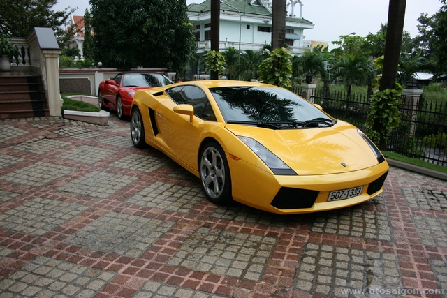 images528900 Lambo Ferrari  01 Bộ sưu tập siêu xe của Cường đô la được báo Mỹ tung hô