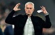 Jose Mourinho lại gây sốc với tuyên bố 'tung đồng xu để chọn đội hình'