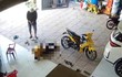 Công an mời gia đình, lấy lời khai về người cha bắn tài xế cán chết con mình