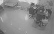 Camera vụ bác sĩ bị đồng nghiệp chém tại phòng khám: Nguyên nhân được hé lộ