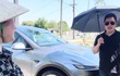 Nam nghệ sĩ Việt giàu có, sống ở Mỹ: "Cứ hai ba bữa là tôi phải quỳ xuống sàn để làm một việc"