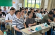 Giáo viên đứng lớp 40 năm nói thẳng: Không tâm linh nhưng nhìn dáng ngồi của cha mẹ khi đi họp phụ huynh, biết ngay con họ giàu sang hay lận đận