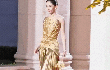 1 nữ diễn viên ngã "bổ nhào" trên thảm đỏ show thời trang, BTC đã dặn nhưng quyết không nghe!