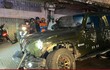 Xe Jeep lao qua dải phân cách tông 3 xe máy ở TP.HCM, hai phụ nữ tử vong
