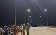 Trắng đêm tìm kiếm thanh niên nghi nhảy cầu ở Quảng Bình