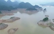 Công ty thủy điện Hòa Bình nói gì về lòng hồ cạn kỷ lục?