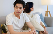 Trong bữa cơm ở nhà ngoại, vợ lên tiếng một câu khiến bố vợ phải quay sang xin lỗi con rể: Cả nhà lặng như tờ