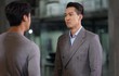 Gặp người đàn ông đang theo đuổi vợ cũ ở bối cảnh không ngờ, tôi xấu hổ ê chề thì anh ta ghé tai: "Lưu số tôi đi, có quà cho anh đấy"