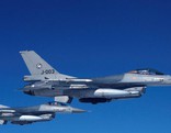 Ukraine xác nhận F-16 chính thức xung trận, 