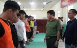 Gần 200 cảnh sát đồng loạt ra quân, bắt 74 người, thu 2 thùng tài liệu lớn chứa đựng gì bên trong?