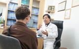 Bạn gái mới quen rủ làm 'chuyện ấy', trai trẻ vui mừng nghĩ mình may mắn, nào ngờ sau đó phải đi khám