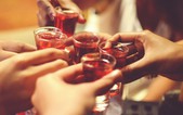 Bác sĩ Anh khuyến cáo thời điểm không nên uống rượu vì dễ gặp biến chứng, có nguy cơ tử vong