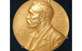 Người đạt giải Nobel đầu tiên phát minh ra cái gì?