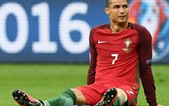 Sau giây phút vinh quang, giông bão đang chờ Ronaldo