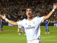 Real tuyên bố gia hạn HĐ với Cris Ronaldo trong 2 tuần tới