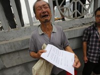 Báo Hong Kong nhắc Trung Quốc đừng 'cười trên đau khổ' của người khác