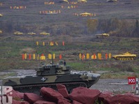 Nga "chế" tăng T-80 thành xe chữa cháy