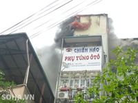 Cháy lớn ở cao ốc Tuổi trẻ - Yoco tại trung tâm Sài Gòn