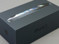 iPhone 5, Galaxy S4 và HTC One: "Mèo nào cắn mỉu nào"