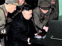 Kim Jong Un huy động hơn 100 xe bọc thép bảo vệ nhà riêng