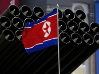 Kim Jong Un huy động hơn 100 xe bọc thép bảo vệ nhà riêng
