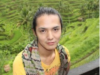 Cô nàng múa cột gốc Việt gây sốt cộng đồng mạng